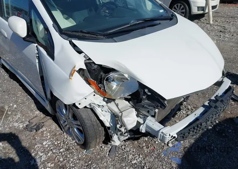 2011 Honda Fit Sport из США, поврежденный, VIN JHMGE8H56BC016704